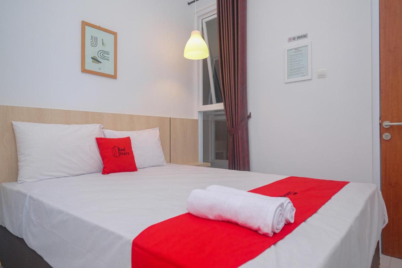 Hotel Reddoorz Syariah @ Tlogosari Semarang à Alastuwo Extérieur photo